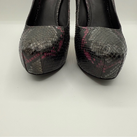 Brian Atwood Savita Snake Print Hidden Platform Pumps Heels Size 9.5 Us - Picture 11 of 16